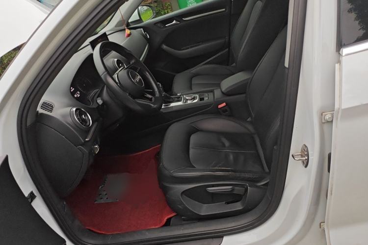 Used Audi A3 2017 Limousine 35 TFSI Ambition Edition Left Front Seat
