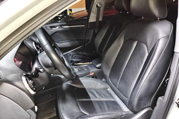 Used Audi A3 2017 Limousine 35 TFSI Style Edition Left Front Seat