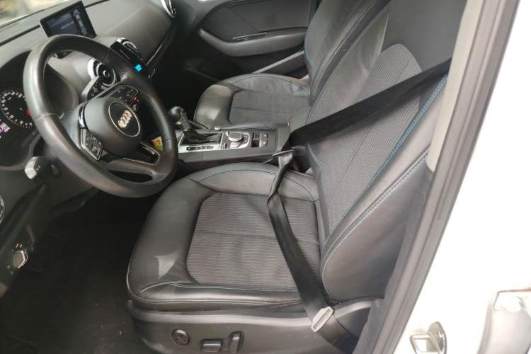 Used Audi A3 2017 Limousine 35 TFSI Ambition Edition Left Front Seat