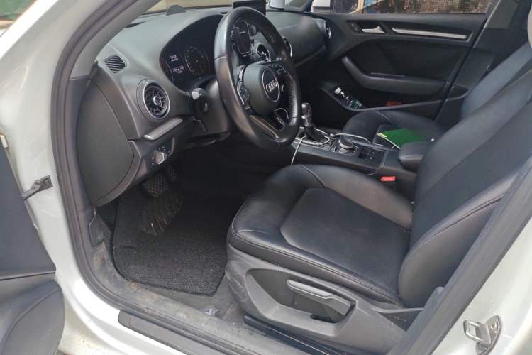 Used Audi A3 2017 Limousine 35 TFSI Ambition Edition Left Front Seat