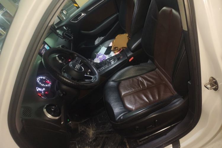 Used Audi A3 2017 Limousine 35 TFSI Style Edition Left Front Seat