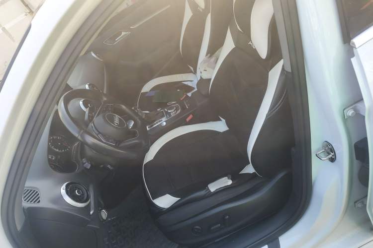 Used Audi A3 2017 Limousine 35 TFSI Sport Edition Left Front Seat