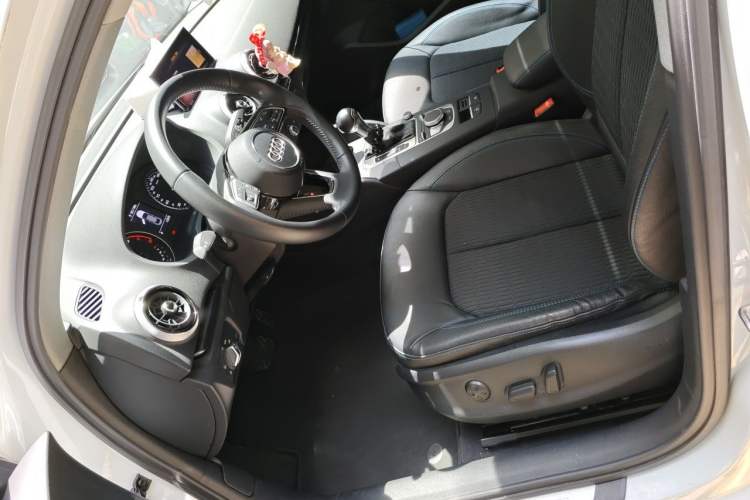 Used Audi A3 2017 Limousine 35 TFSI Fashion Model Left Front Seat