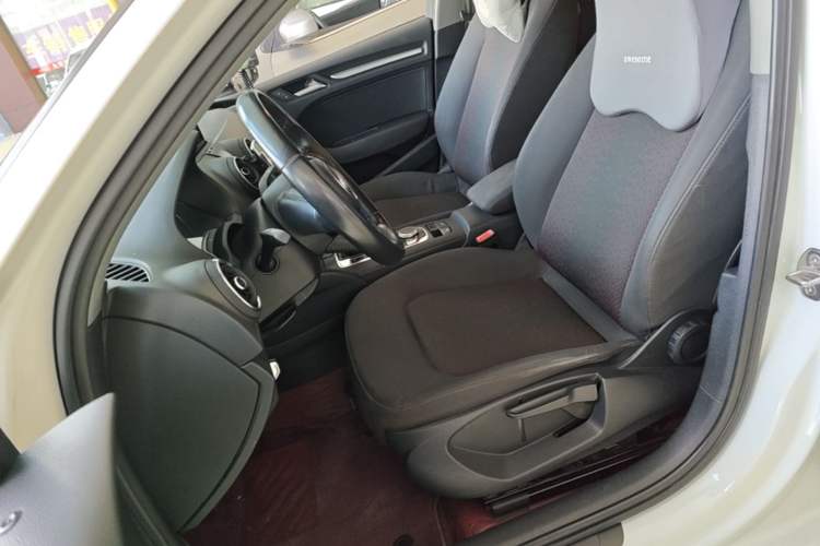 Used Audi A3 2017 Limousine 35 TFSI Ambition Edition Left Front Seat