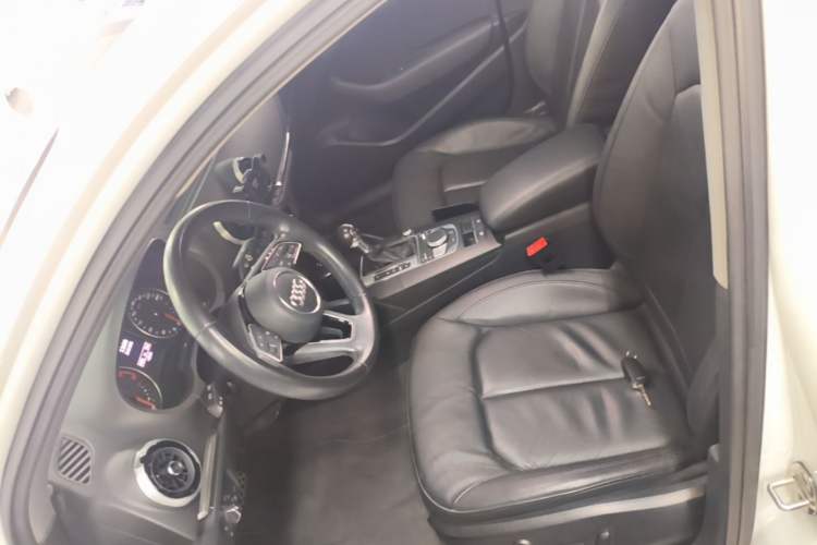 Used Audi A3 2017 Limousine 40 TFSI Style Edition Left Front Seat