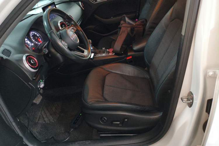 Used Audi A3 2017 Limousine 35 TFSI Fashion Model Left Front Seat