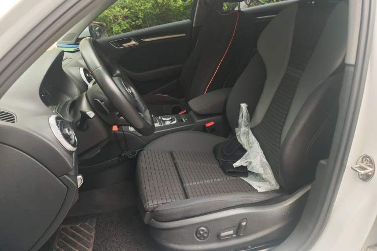 Used Audi A3 2017 Limousine 35 TFSI Sport Edition Left Front Seat
