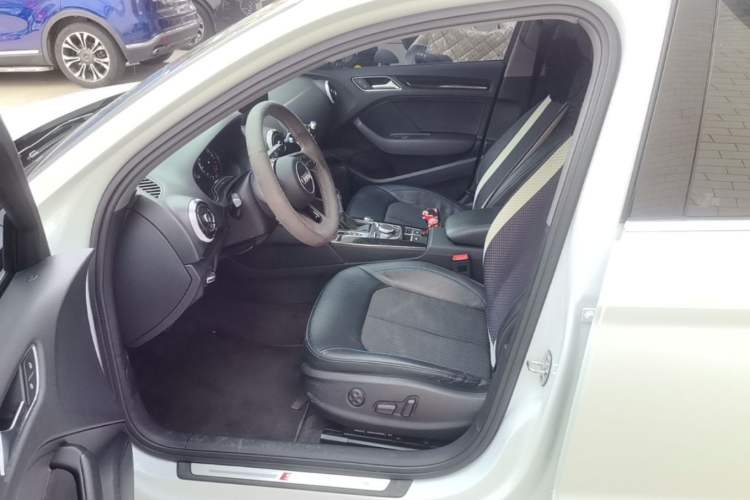Used Audi A3 2017 Limousine 35 TFSI Fashion Model Left Front Seat