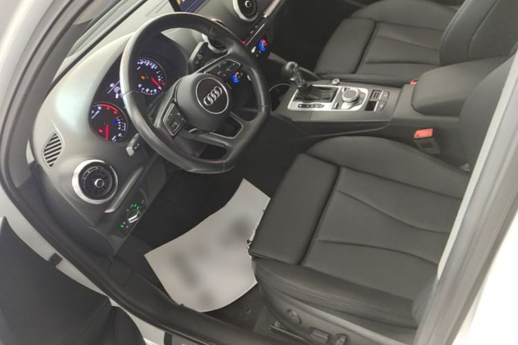 Used Audi A3 2017 Limousine 35 TFSI Sport Edition Left Front Seat