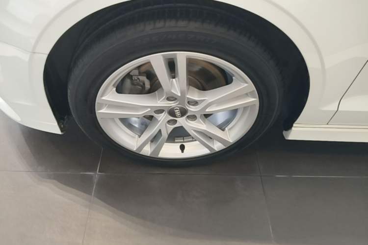 Used Audi A3 2017 Cabriolet 40 TFSI Left Front Wheel Hub
