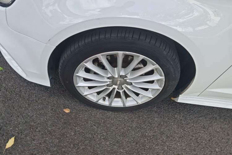 Used Audi A3 2017 Sportback 35 TFSI Fashion Model Left Front Wheel Hub
