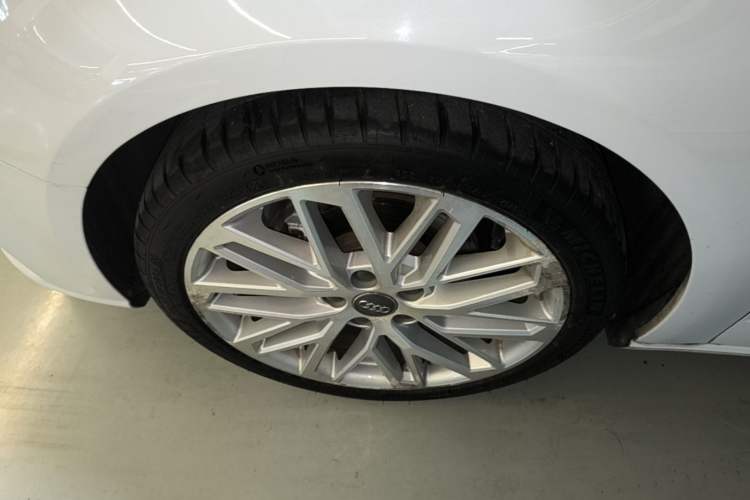Used Audi A3 2017 Sportback 35 TFSI Style Edition Left Front Wheel Hub