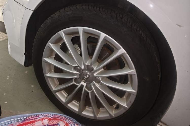 Used Audi A3 2017 Sportback 35 TFSI Fashion Model Left Front Wheel Hub