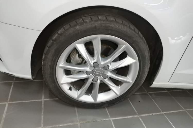 Used Audi A3 2017 Sportback 35 TFSI Ambition Edition Left Front Wheel Hub