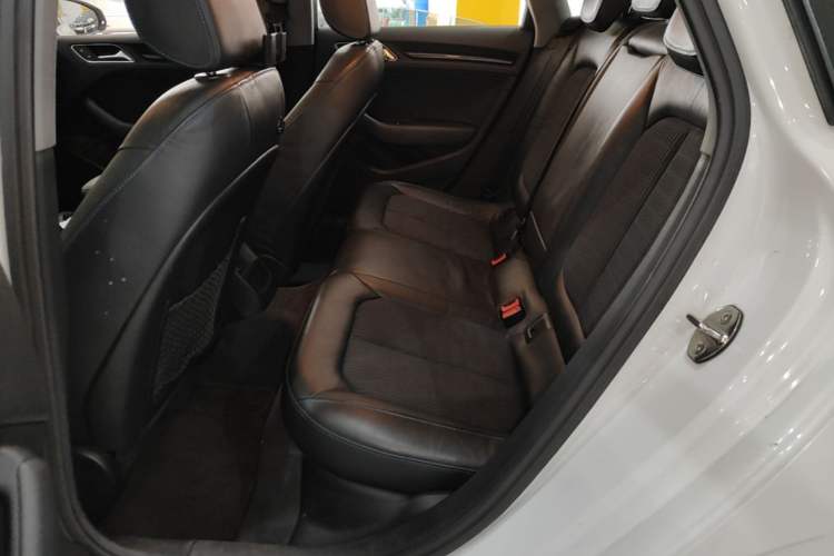 Used Audi A3 2017 Limousine 35 TFSI Fashion Model Left Rear Seat
