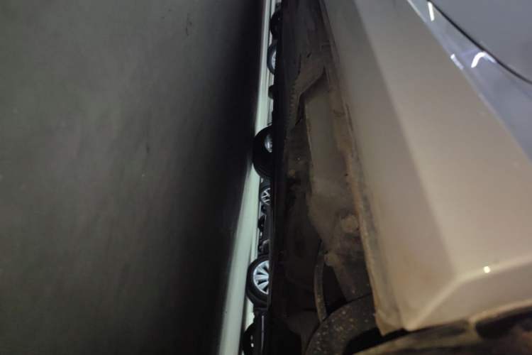 Used Audi A3 2017 Limousine 35 TFSI Fashion Model Left Side Sill