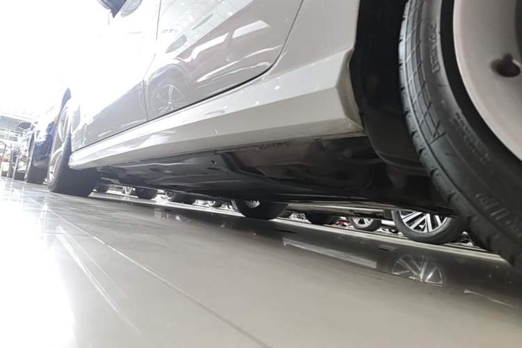 Used Audi A3 2017 Limousine 35 TFSI Fashion Model Left Side Sill
