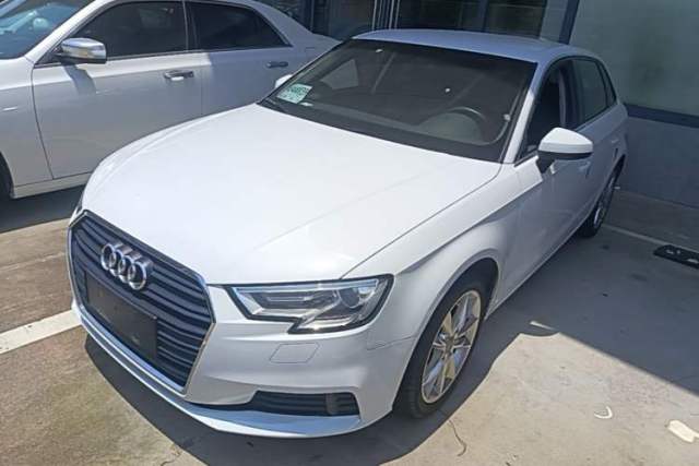 Audi A3 2017 Sportback 35 TFSI Ambition Edition usata