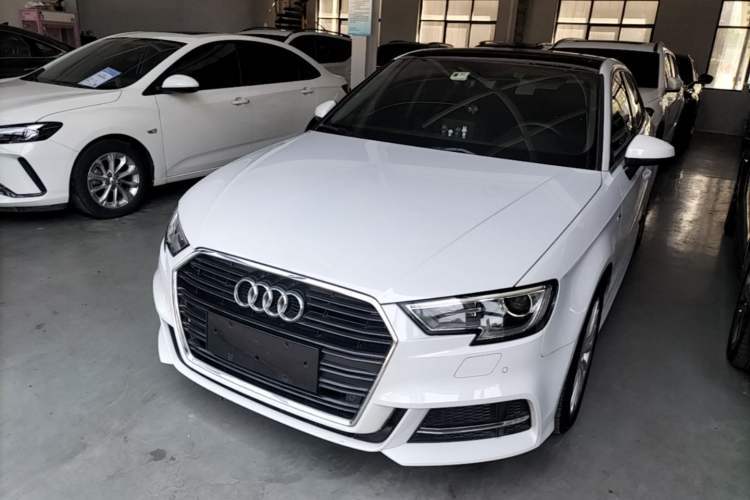 Used Audi A3 2017 Sportback 35 TFSI Fashion Model Guazi used car, China used car export, Used car for sale, Used cars, Cheapest cars for sale