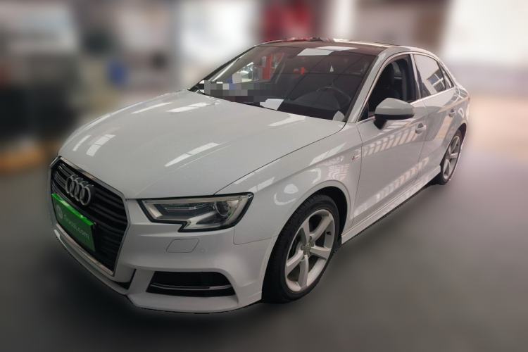 Used Audi A3 2017 Limousine 35 TFSI Fashion Model Guazi used car, China used car export, Used car for sale, Used Audi cars, Cheapest cars for sale