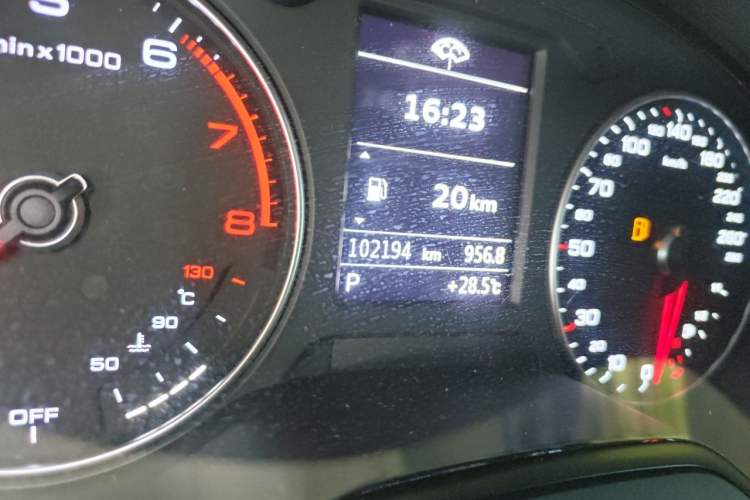 Used Audi A3 2017 Limousine 35 TFSI Fashion Model Odometer Close Up