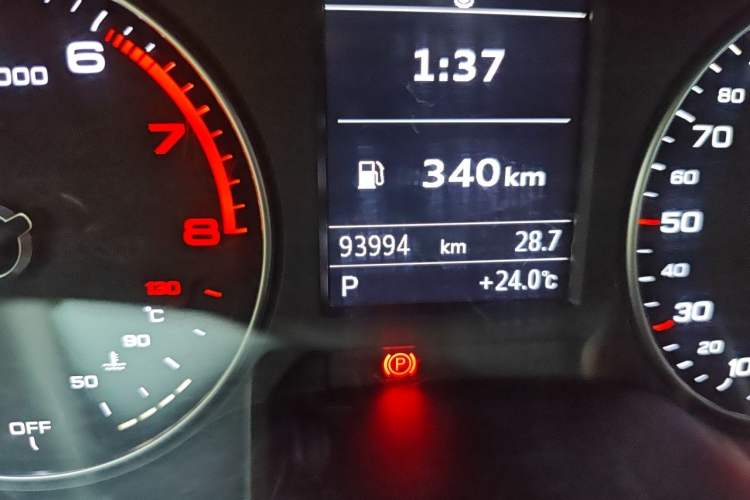 Used Audi A3 2017 Limousine 35 TFSI Ambition Edition Odometer Close Up