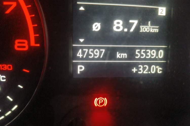 Used Audi A3 2017 Limousine 35 TFSI Sport Edition Odometer Close Up