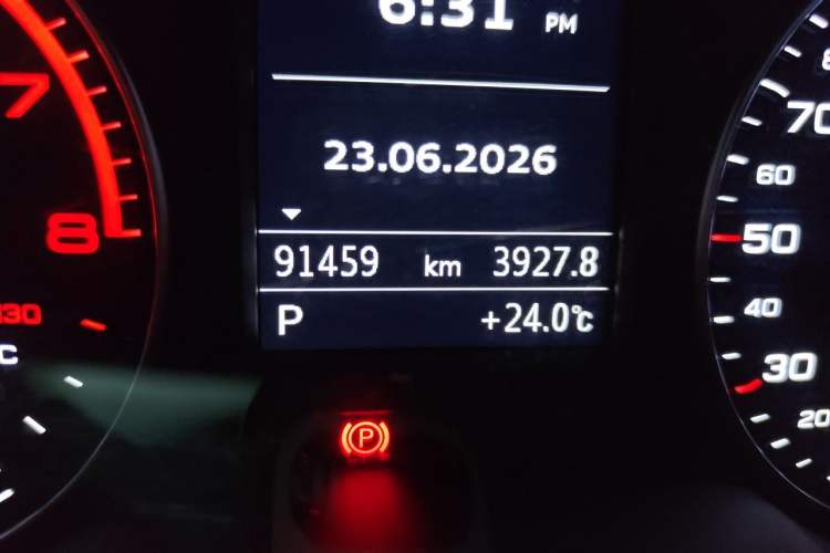 Used Audi A3 2017 Limousine 40 TFSI Style Edition Odometer Close Up