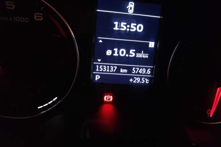 Used Audi A3 2017 Limousine 35 TFSI Fashion Model Odometer Close Up