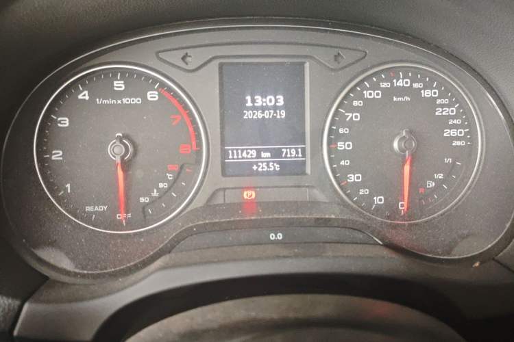 Used Audi A3 2017 Limousine 35 TFSI Ambition Edition Odometer Close Up