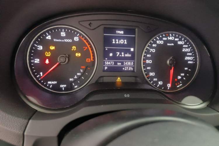 Used Audi A3 2017 Limousine 35 TFSI Fashion Model Odometer Close Up