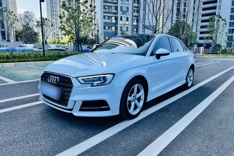 Used Audi A3 2017 Limousine 35 TFSI Fashion Model Guazi used car, China used car export, Used car for sale, Used cars, Cheapest cars for sale