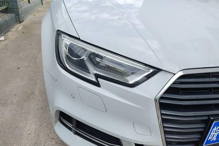 Used Audi A3 2017 Limousine 35 TFSI Fashion Model Right Front Headlight