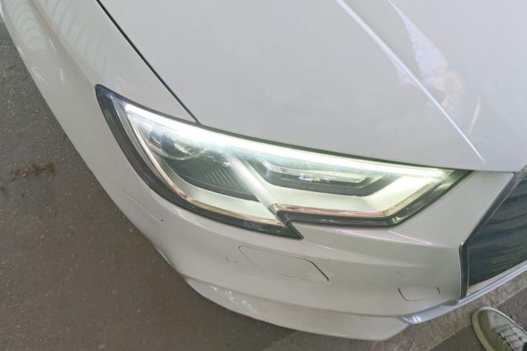 Used Audi A3 2017 Limousine 35 TFSI Fashion Model Right Front Headlight