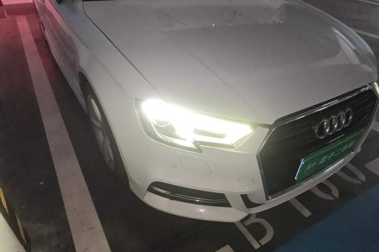 Used Audi A3 2017 Limousine 35 TFSI Fashion Model Right Front Headlight