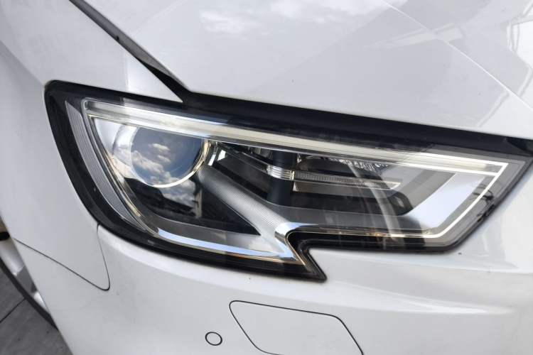 Used Audi A3 2017 Limousine 35 TFSI Fashion Model Right Front Headlight