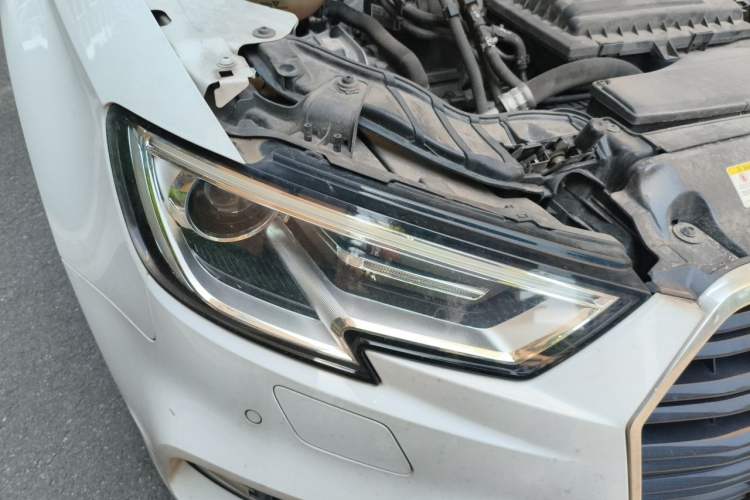 Used Audi A3 2017 Limousine 35 TFSI Fashion Model Right Front Headlight
