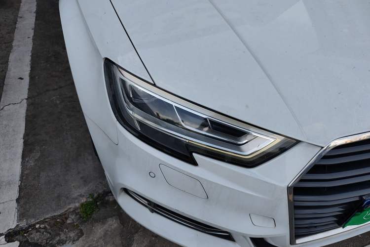 Used Audi A3 2017 Limousine 35 TFSI Ambition Edition Right Front Headlight