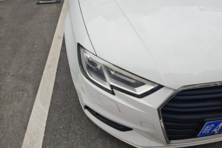 Used Audi A3 2017 Limousine 35 TFSI Ambition Edition Right Front Headlight