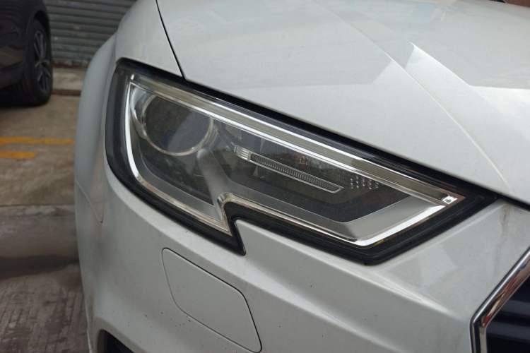 Used Audi A3 2017 Limousine 35 TFSI Ambition Edition Right Front Headlight