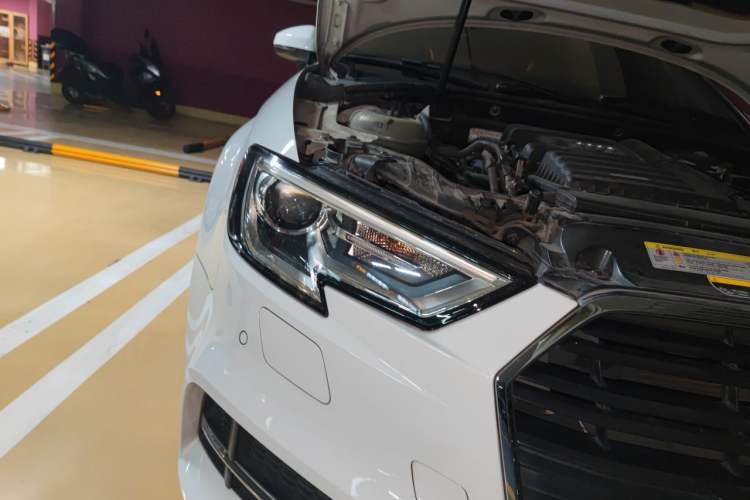 Used Audi A3 2017 Limousine 35 TFSI Fashion Model Right Front Headlight