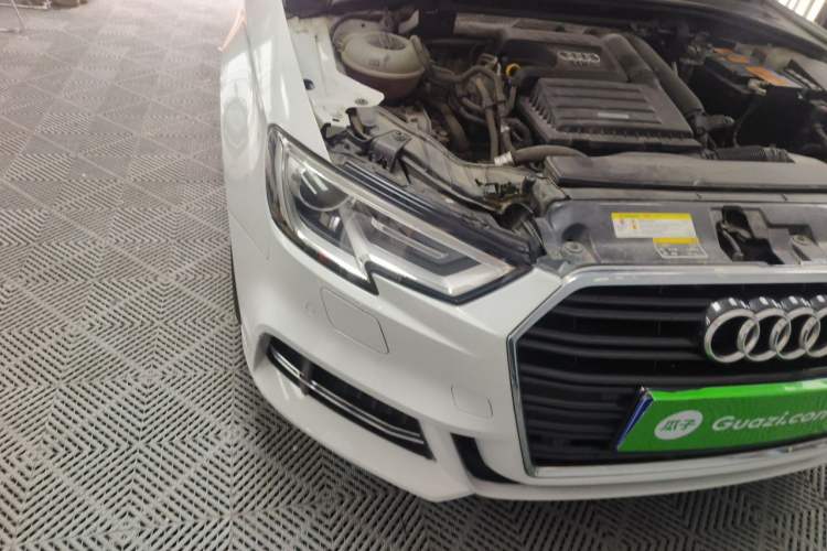 Used Audi A3 2017 Limousine 35 TFSI Fashion Model Right Front Headlight