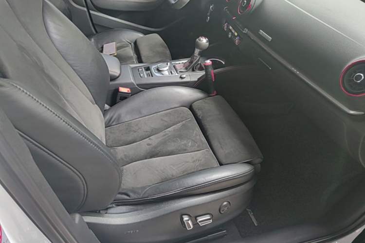Used Audi A3 2017 Sportback 35 TFSI Sport Edition Right Front Seat
