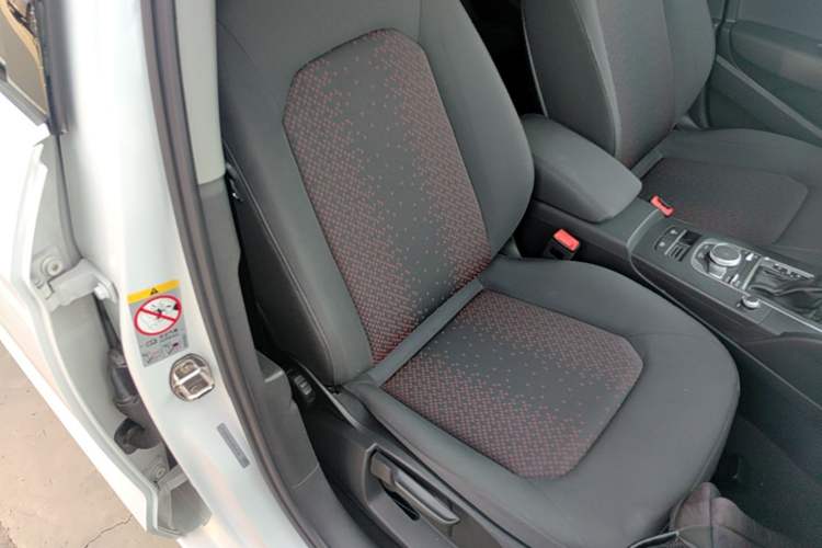 Used Audi A3 2017 Limousine 35 TFSI Ambition Edition Right Front Seat