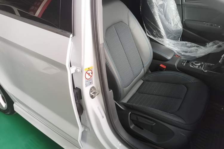 Used Audi A3 2017 Limousine 35 TFSI Fashion Model Right Front Seat