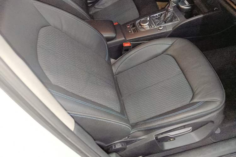 Used Audi A3 2017 Limousine 35 TFSI Fashion Model Right Front Seat