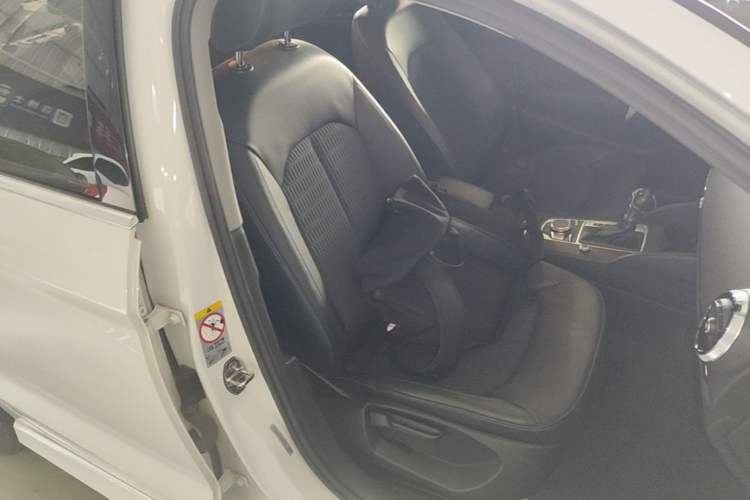 Used Audi A3 2017 Limousine 35 TFSI Fashion Model Right Front Seat