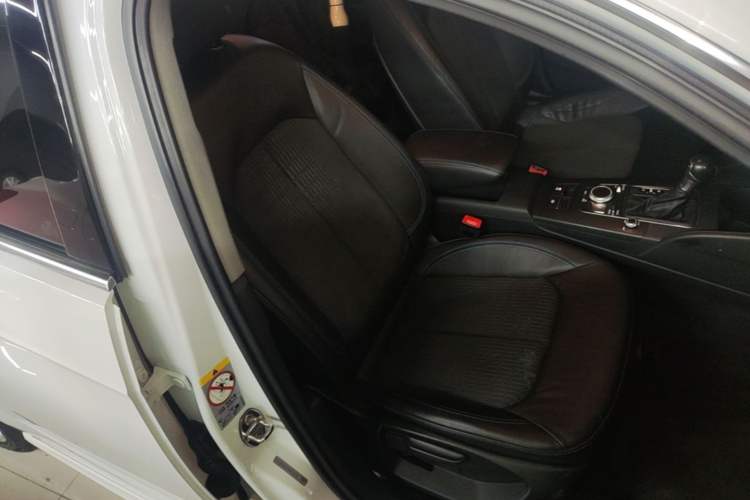 Used Audi A3 2017 Sportback 35 TFSI Ambition Edition Right Front Seat