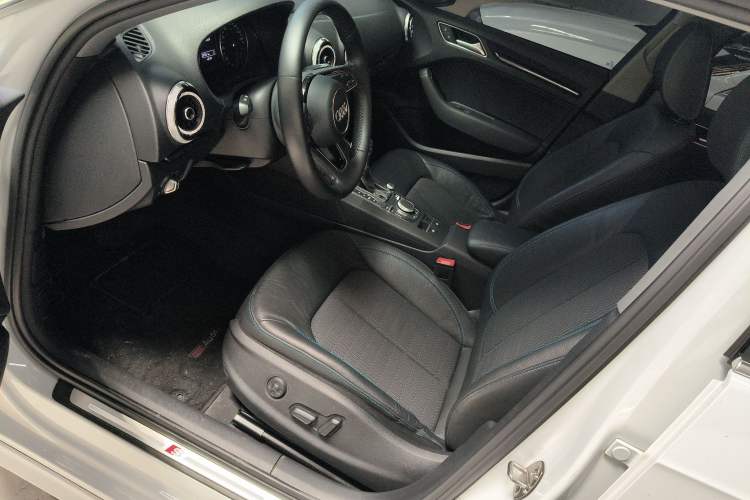Used Audi A3 2017 Sportback 35 TFSI Fashion Model Right Front Seat