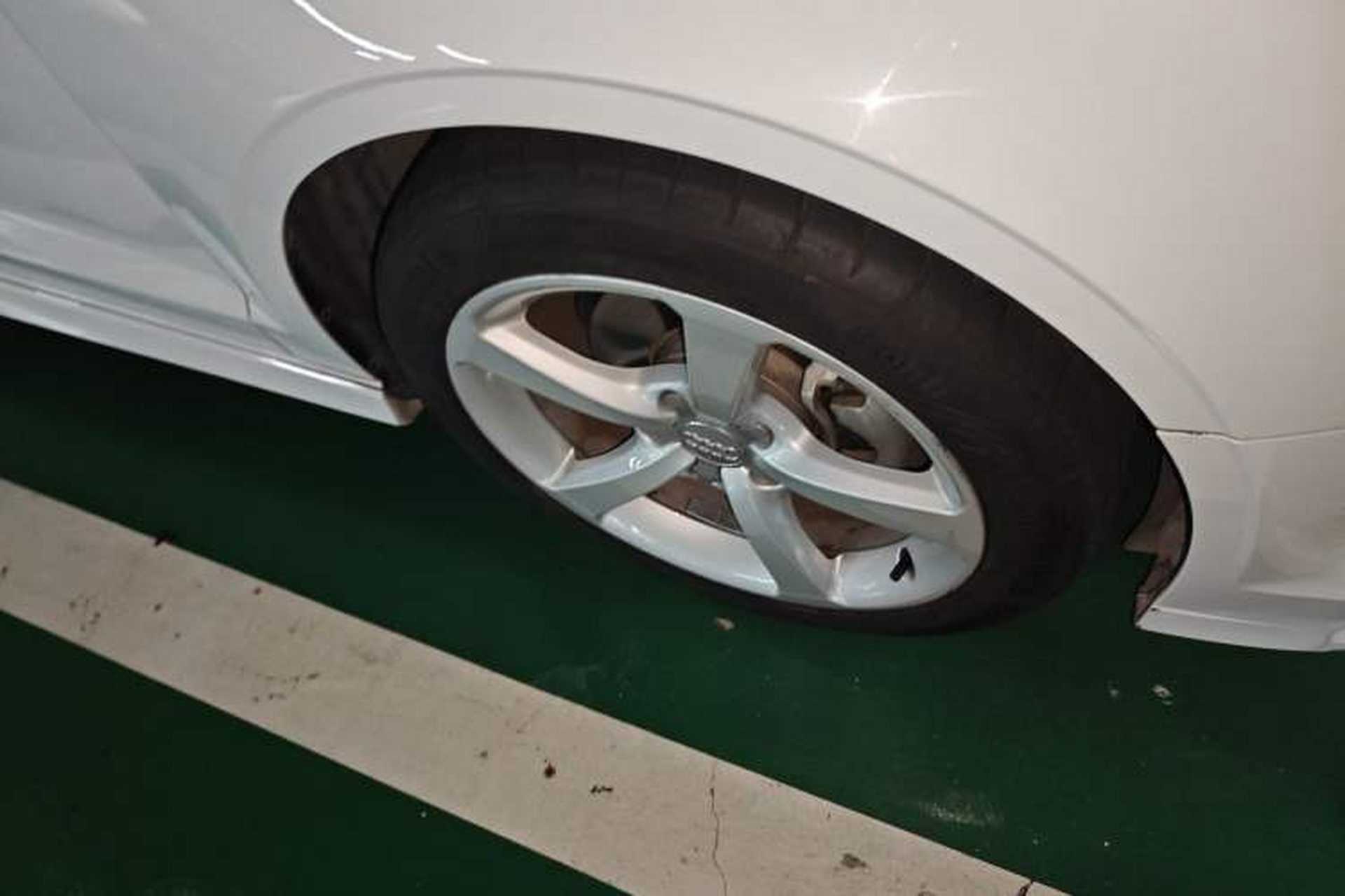 Used Audi A3 2017 Limousine 35 TFSI Fashion Model Right Front Wheel Hub